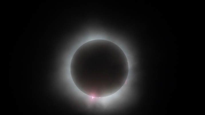 Watching the total Solar Eclipse together at Augusta National Golf Club: An unforgettable experience