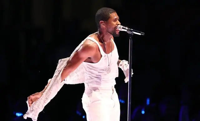 Usher's performance at the Super Bowl won full applause, and many guests gathered together!