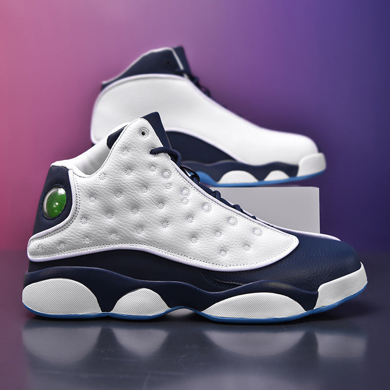 Basketball shoe